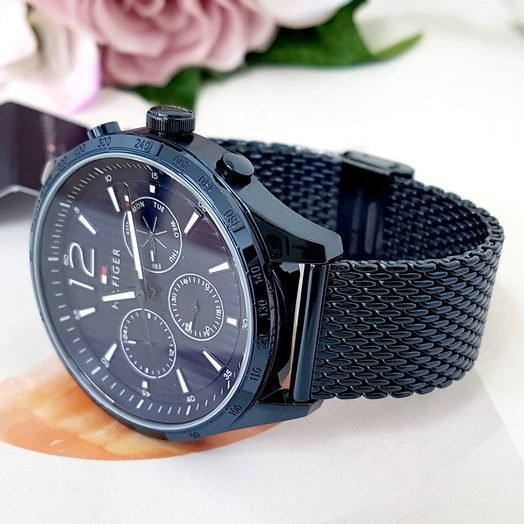 Montre Homme TOMMY HILFIGER – signature épuré certifiée – Originale Idée Cadeau pour toutes les occasions à Casablanca, Rabat et partout au Maroc – Montres de Luxe Montre Homme TOMMY HILFIGER – signature épuré certifiée – Image 2