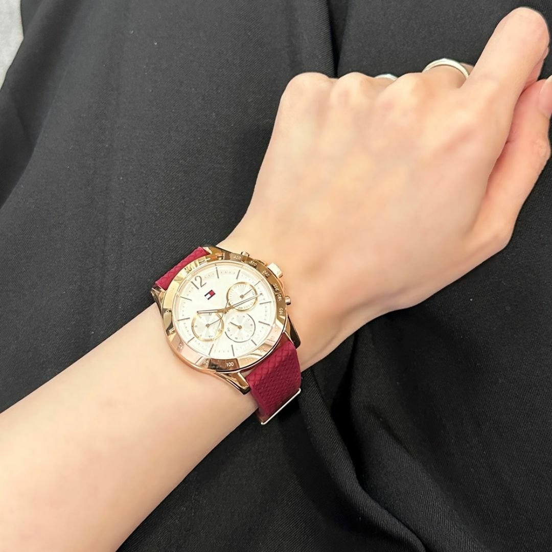 Montre Femme TOMMY HILFIGER – raffinement suisse de prestige – Originale Idée Cadeau pour toutes les occasions à Casablanca, Rabat et partout au Maroc – Montres de Luxe Montre Femme TOMMY HILFIGER – raffinement suisse de prestige – Image 4