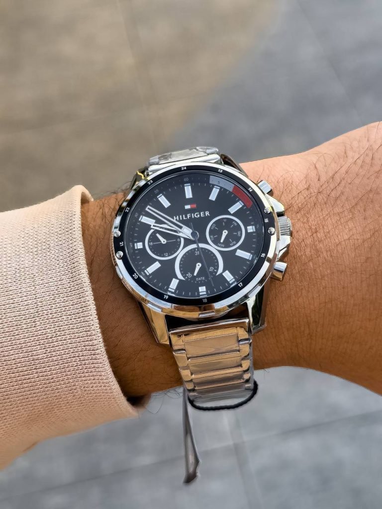 Montre Homme TOMMY HILFIGER – savoir-faire maîtrisé – Originale Idée Cadeau pour toutes les occasions à Casablanca, Rabat et partout au Maroc – Montres de Luxe Montre Homme TOMMY HILFIGER – savoir-faire maîtrisé – Image 4