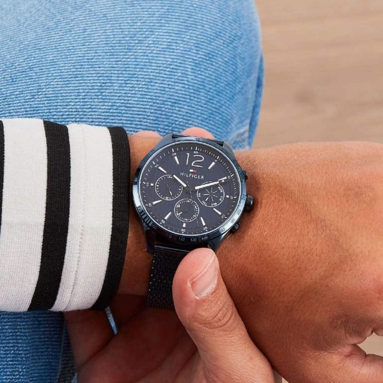 Montre Homme TOMMY HILFIGER – signature épuré certifiée – Originale Idée Cadeau pour toutes les occasions à Casablanca, Rabat et partout au Maroc – Montres de Luxe Montre Homme TOMMY HILFIGER – signature épuré certifiée – Image 3