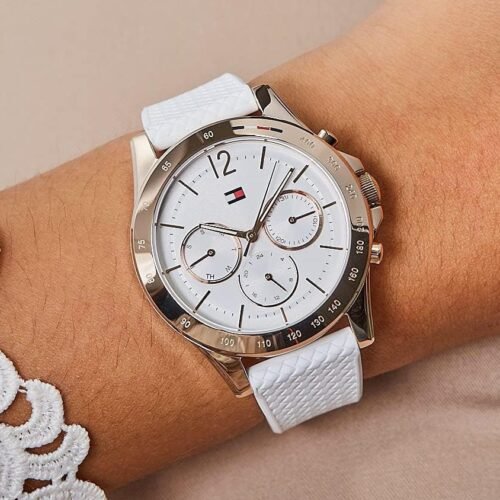 Montre Femme TOMMY HILFIGER – Design unique suisse – Originale Idée Cadeau pour toutes les occasions à Casablanca, Rabat et partout au Maroc – Montres de Luxe Montre Femme TOMMY HILFIGER – Design unique suisse Originale au Maroc | Livraison à Casablanca, Rabat, Fès – Montres de Luxe