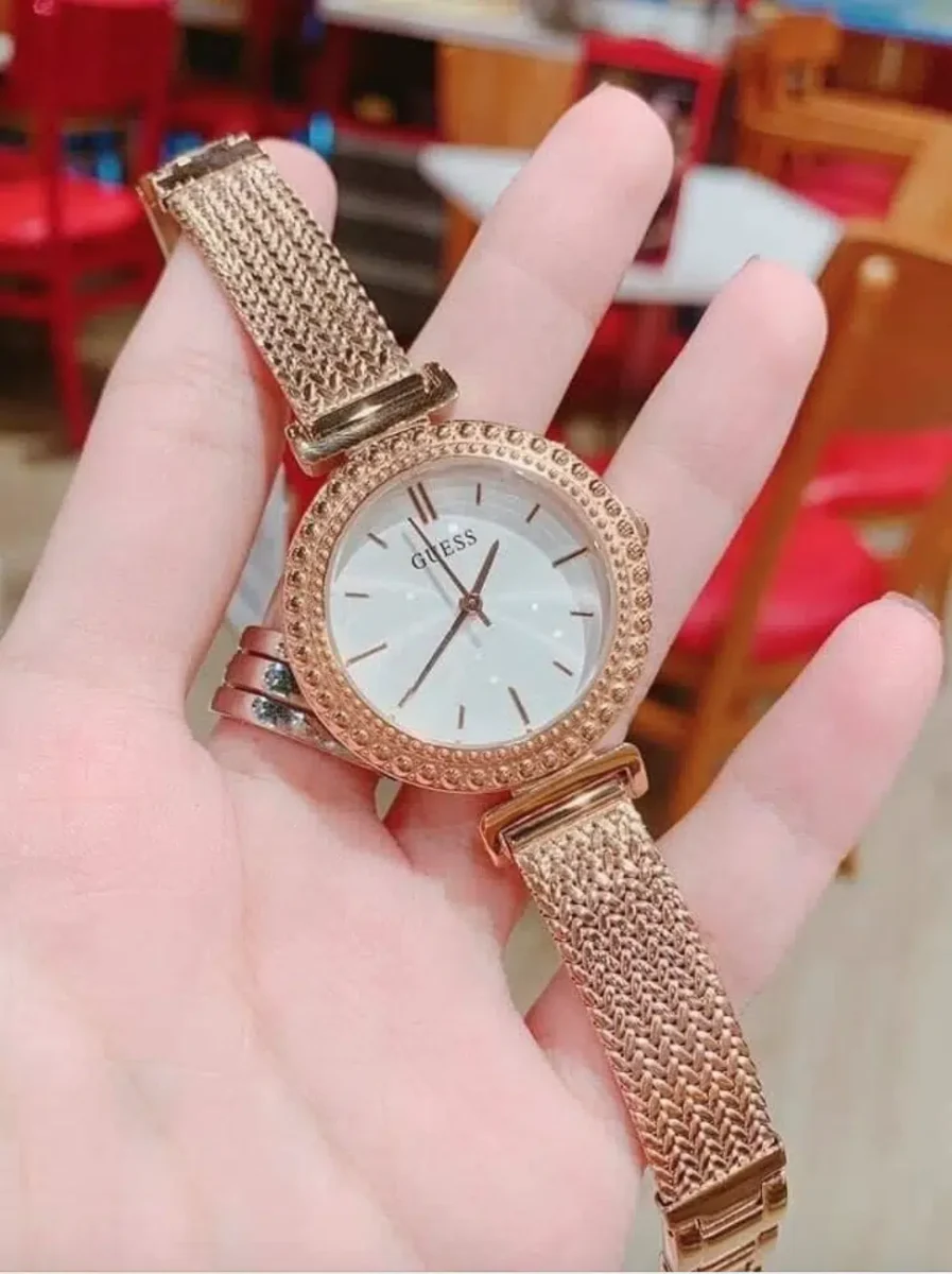 Montre Femme Guess – Fashion femme maroc – Originale Idée Cadeau pour toutes les occasions à Casablanca, Rabat et partout au Maroc – Montres de Luxe Montre Femme Guess – Fashion femme maroc – Image 2