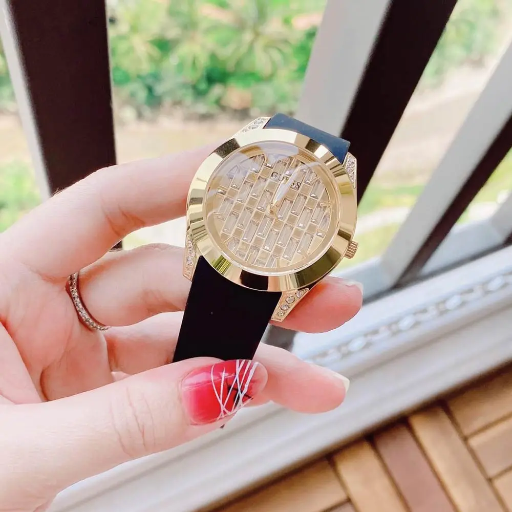 Montre Femme Guess – Design moderne marocain – Originale Idée Cadeau pour toutes les occasions à Casablanca, Rabat et partout au Maroc – Montres de Luxe Montre Femme Guess – Design moderne marocain – Image 2
