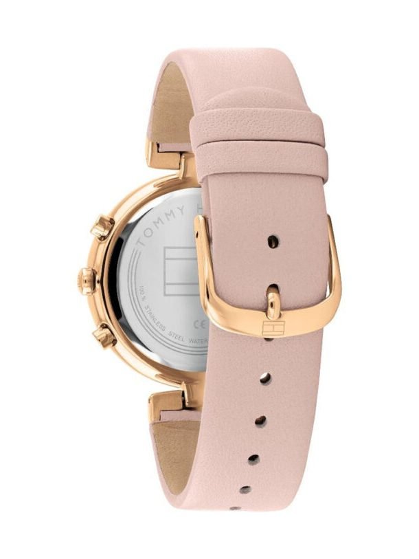Montre Femme TOMMY HILFIGER – Chic et authentique – Originale Idée Cadeau pour toutes les occasions à Casablanca, Rabat et partout au Maroc – Montres de Luxe Montre Femme TOMMY HILFIGER – Chic et authentique – Image 4