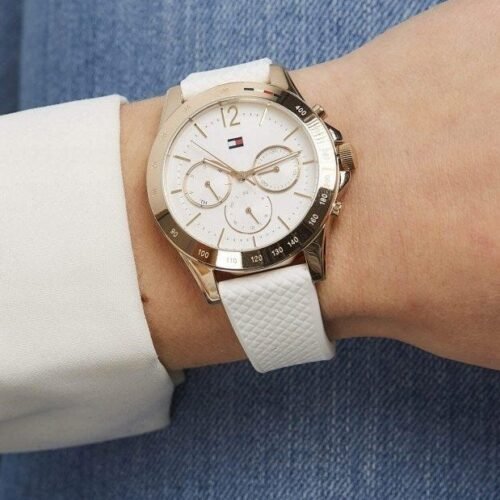 Montre Femme TOMMY HILFIGER – Design unique suisse – Originale Idée Cadeau pour toutes les occasions à Casablanca, Rabat et partout au Maroc – Montres de Luxe Montre Femme TOMMY HILFIGER – Design unique suisse Originale au Maroc | Livraison à Casablanca, Rabat, Fès – Montres de Luxe