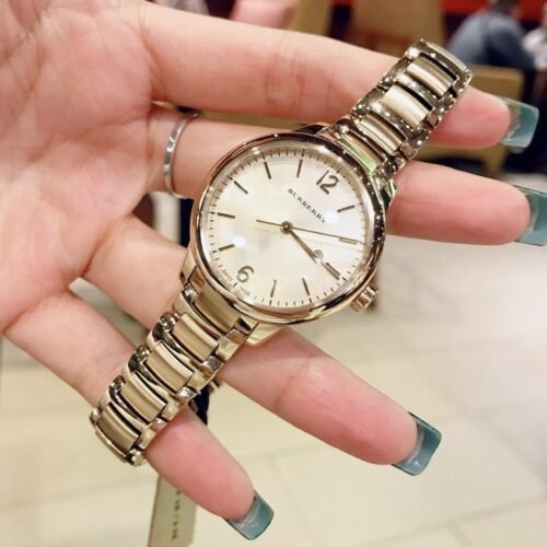 Montre Femme Burberry – Fashion femme 2025 Originale au Maroc | Livraison à Casablanca, Rabat, Fès – Montres de Luxe