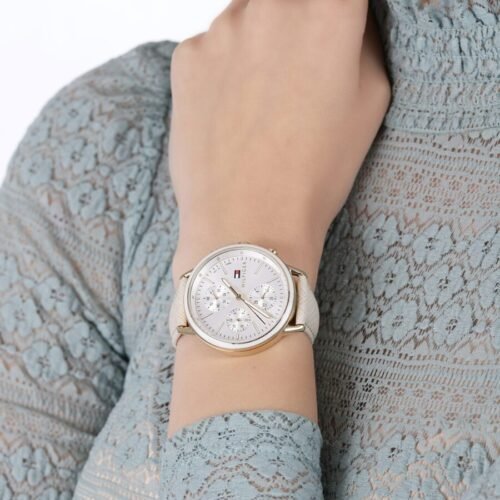 Montre Femme TOMMY HILFIGER – Montre de marque femme – Originale Idée Cadeau pour toutes les occasions à Casablanca, Rabat et partout au Maroc – Montres de Luxe Montre Femme TOMMY HILFIGER – Montre de marque femme Originale au Maroc | Livraison à Casablanca, Rabat, Fès – Montres de Luxe