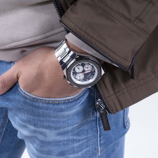 Montre Homme GUESS – contraste raffiné – Originale Idée Cadeau pour toutes les occasions à Casablanca, Rabat et partout au Maroc – Montres de Luxe Montre Homme GUESS – contraste raffiné – Image 2