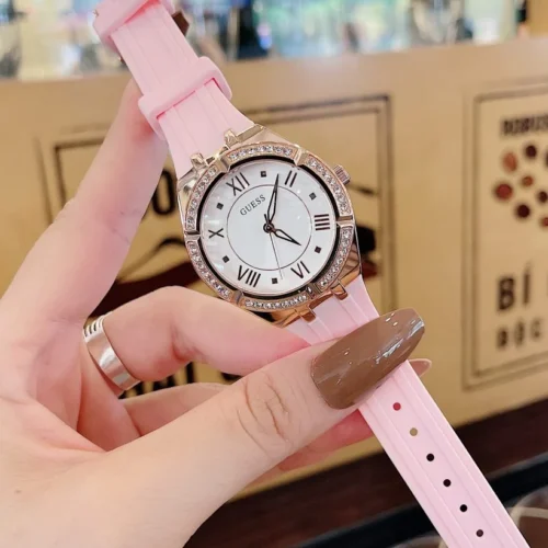 Montre Femme GUESS – touche élégante Originale au Maroc | Livraison à Casablanca, Rabat, Fès – Montres de Luxe