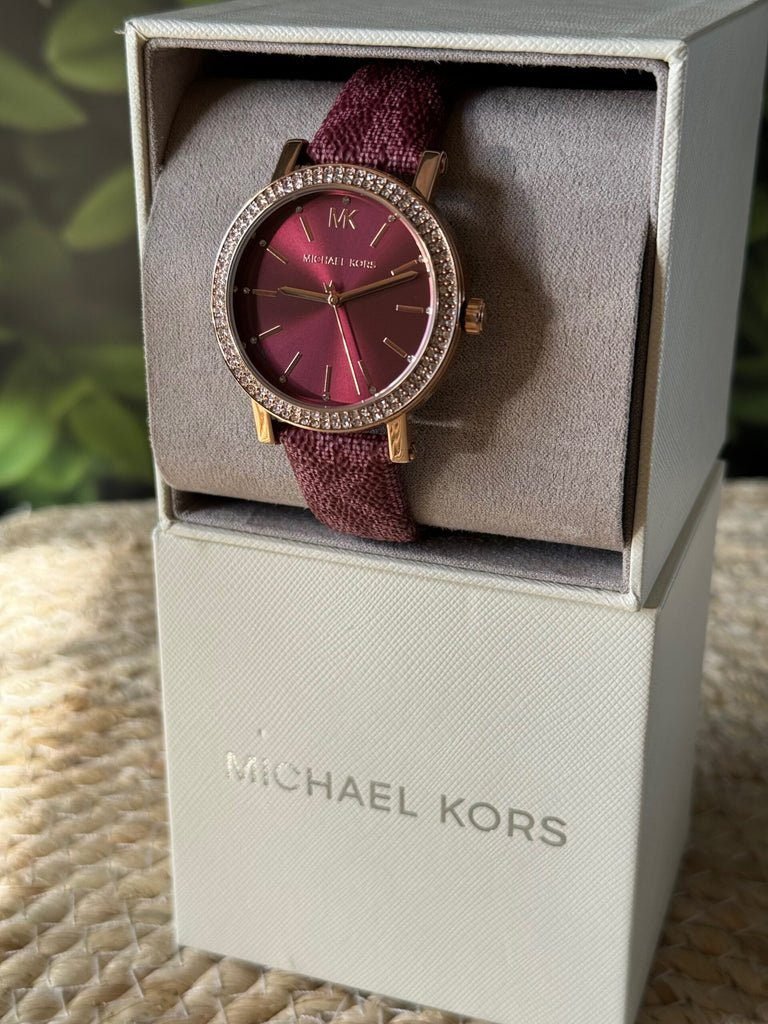 Montre Femme MICHAEL KORS MKO1025 – volumes élégants – Originale Idée Cadeau pour toutes les occasions à Casablanca, Rabat et partout au Maroc – Montres de Luxe Montre Femme MICHAEL KORS MKO1025 – volumes élégants – Image 3