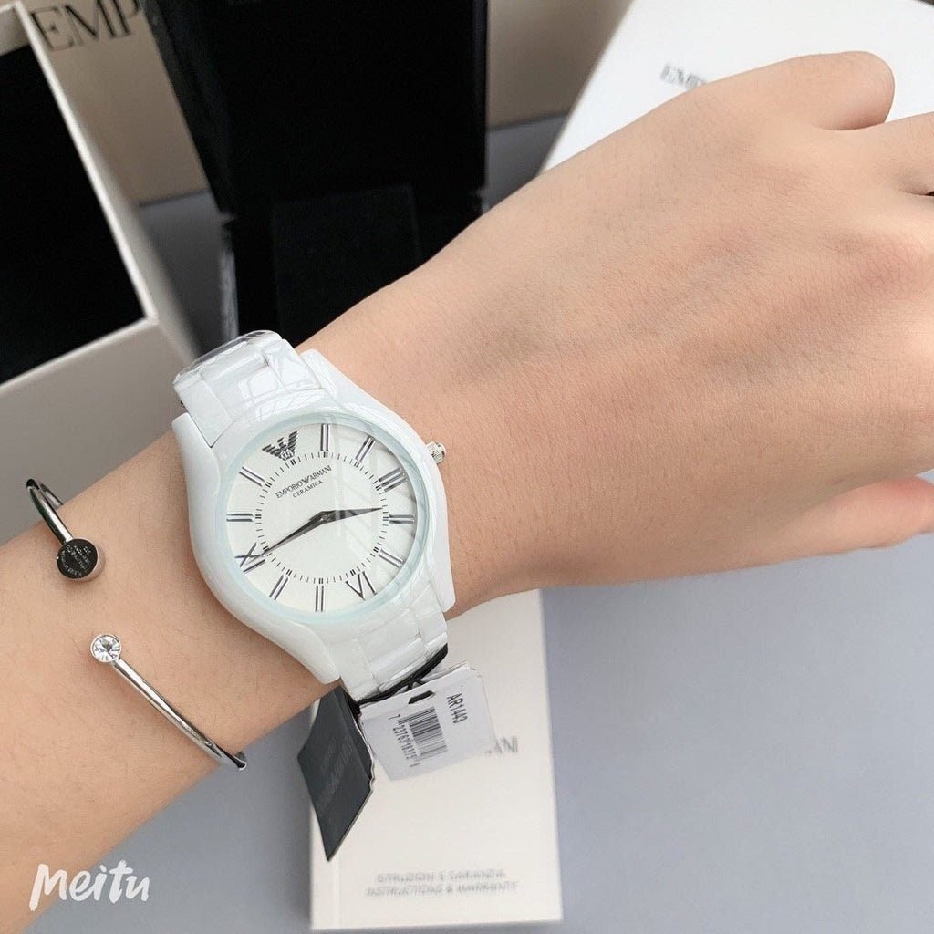 Montre Femme EMPORIO ARMANI AR1443 – présence éclatante – Originale Idée Cadeau pour toutes les occasions à Casablanca, Rabat et partout au Maroc – Montres de Luxe Montre Femme EMPORIO ARMANI AR1443 – présence éclatante – Image 2