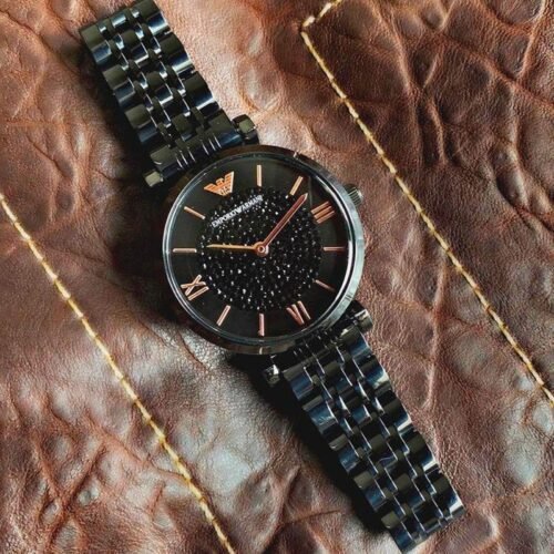 Montre Femme EMPORIO ARMANI AR11245 – détail élégant – Originale Idée Cadeau pour toutes les occasions à Casablanca, Rabat et partout au Maroc – Montres de Luxe Montre Femme EMPORIO ARMANI AR11245 – détail élégant Originale au Maroc | Livraison à Casablanca, Rabat, Fès – Montres de Luxe